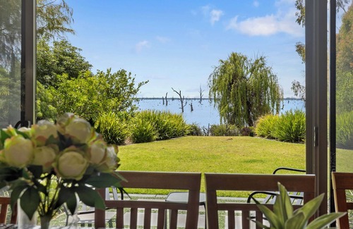 Yarrawonga House | Majestic Murray Riverfront