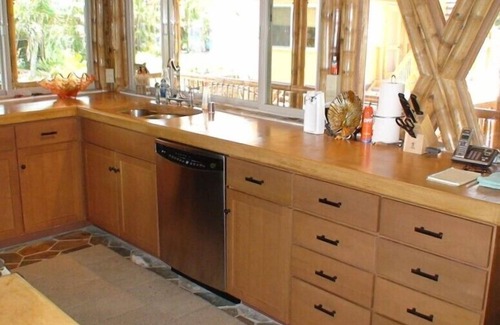 Makaha House | Makaha Beach Front Luxury Bamboo Compound Resort