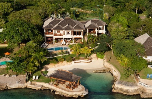 Discovery Bay Villa | MAKANA VILLA JAMAICA - Luxury 7 Bed Beachfront Villa Discovery Bay