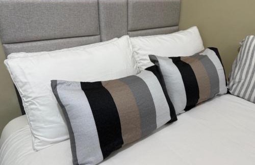 Salcedo Village Apartment | Makati Studio with WiFi, Kitchen