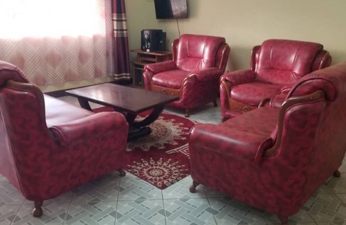 Kisoro House | Make memories with the fam: Perfect vacation home. walking to top attraction.