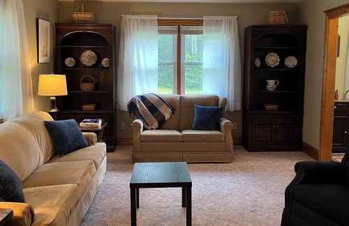 Sheffield House | Make your getaway to the Berkshires! Convenient to skiing, races, music & dance!