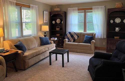 Sheffield House | Make your getaway to the Berkshires! Convenient to skiing, races, music & dance!