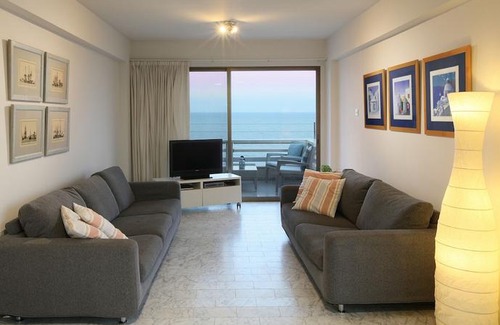 Larnaca Apartment | Makenzie Suite
