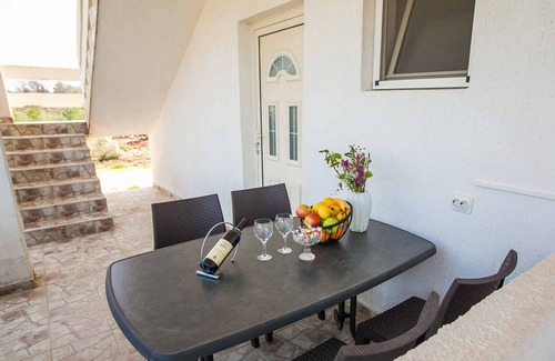 Radovici Apartment | Maki Apartments