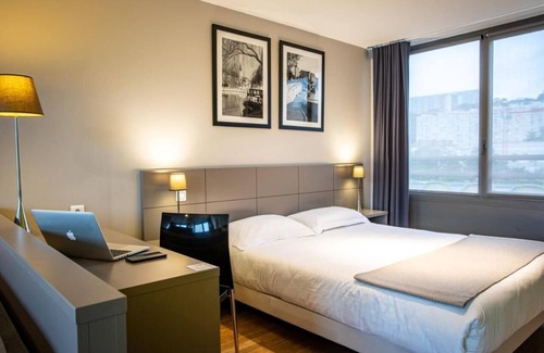 9th Arrondissement Hotel | Making The Best Memories Along The Way! Minutes to Tête d'Or Park! Pets Allowed!