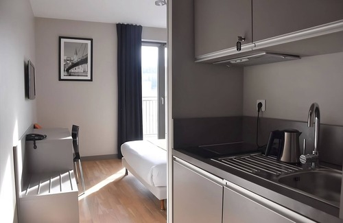 9th Arrondissement Hotel | Making The Best Memories Along The Way! 2 Relaxing Units, Pets Are Welcome!