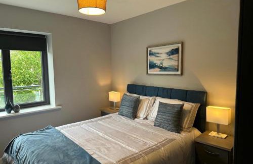 Sutton Cross Apartment | Malahide Dublin Airport Superior Large Serviced Apartment - Sleeps 6