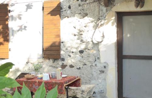 Rochemaure House | Malarias 1