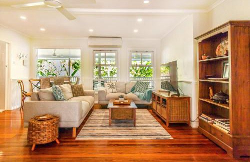 Edge Hill House | Malawi House