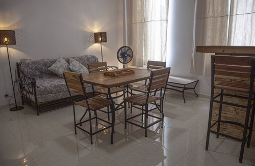 Centro Havana Apartment | Malecón Blue Apartment