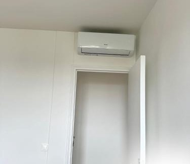 Bondy Apartment | MALES Appartment