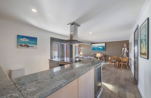 Malibu House | Malibu Beach house - private beach access - 1bdr