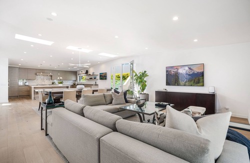 Malibu House | Malibu Beach House with ocean and mountains views with cooling Pacific breezes