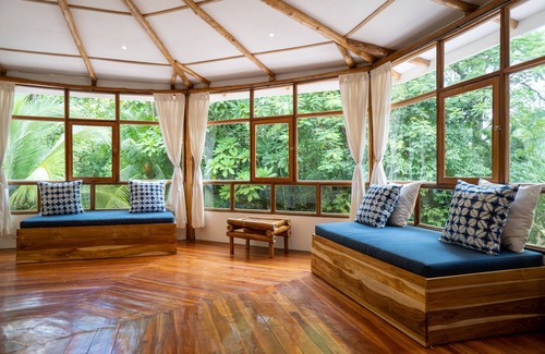 Mal Pais House | Malpais Monkey House /5 Bedrooms, Pool, Jacuzzi & Sauna.