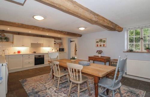 Bishops Castle Cottage | MALT HOUSE, family friendly, with a garden in Bishop's Castle