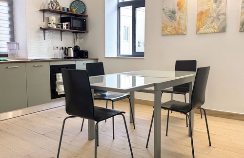 Msida Apartment | Malta Rooftop Terrace 2 BR 10 min Valletta, WIFI
