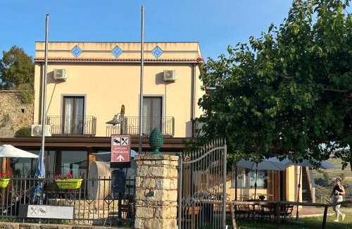 Patti House | Mama Lina