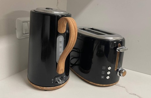 Mahane Israel Apartment | ♥MAMILLA'S Chic ♥ Stunning 2 BDR w. balcony ♥Parking ♥NEW!