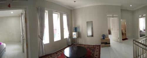 Bukittinggi House | Mandi Angin "Syariah" Homestay