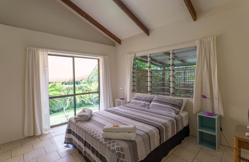 Ngatangiia Cottage | Mango Cottage - near Muri with pool