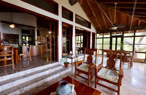 Roatan Resort | Mango Creek Resort