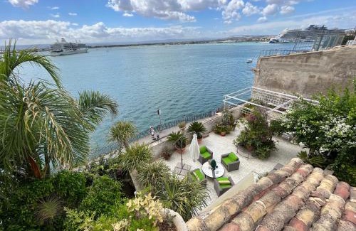 Ortigia Apartment | Maniace Suites