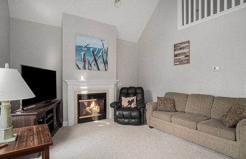 Manistee Cottage | Manistee Cottage Steps to Lake Michigan