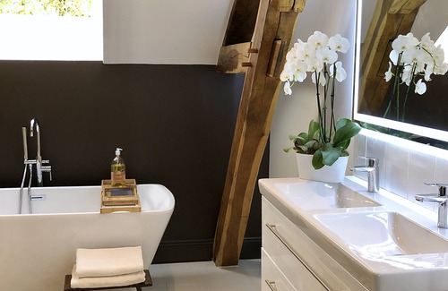 Taingy House | Manoir De La Croix Saint Louis