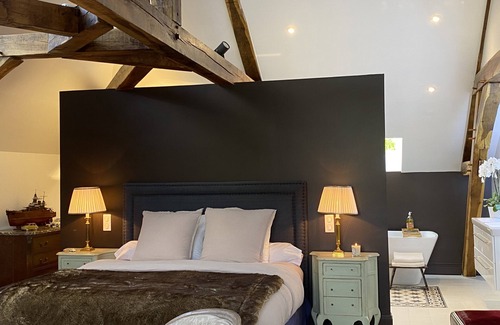 Taingy House | Manoir De La Croix Saint Louis