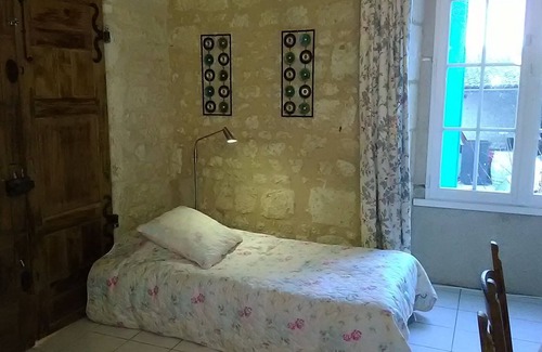 Beaumont Hotel | Manoir Le Cristal bed and breakfast, Futuroscope at 27 euros! (ground floor)
