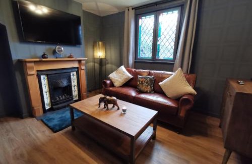 Cheltenham Hotel | Manor by the Lake