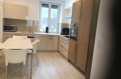 Tramelan Apartment | Manor House