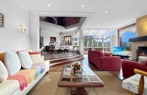 Vila Inglesa House | Mansão com 5 Suítes Churrasqueira Solarium Lareira