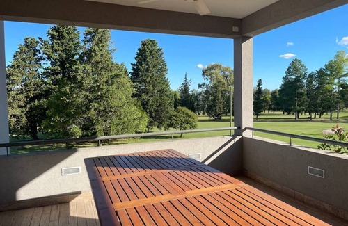 Gualeguaychu House | Mansión 5 Habitaciones en Suite en Country Golf