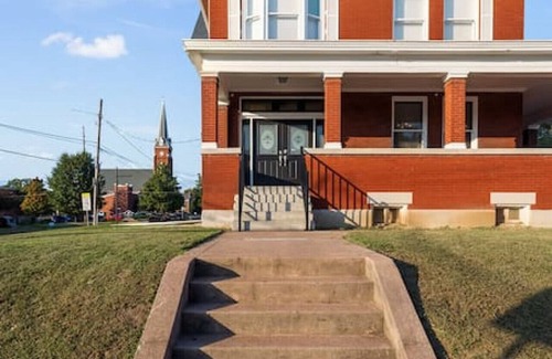 St. Charles Historic District House | Mansion 302 · 1st Capital Mansion Boutique Hotel - Suite 302