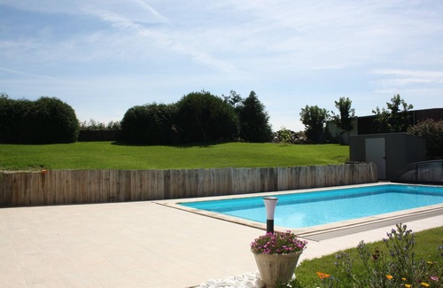 Guenin House | Mansion for 10 people with heated indoor pool