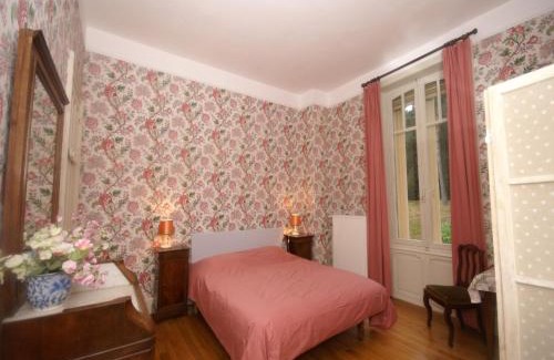 Vecoux House | Mansion in Vecoux with Pool and Garden