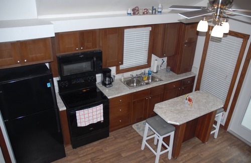 City-by-the Sea Cabin | Maple Oak -Beautiful New Tiny Cottage - Perfect Family Getaway