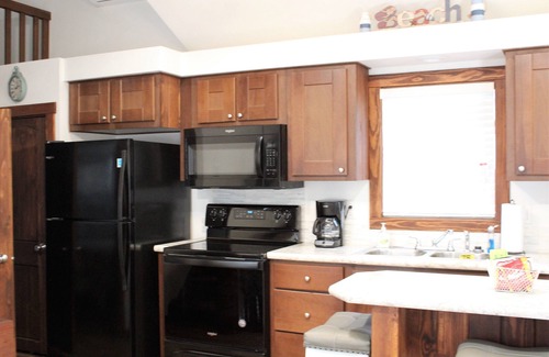 City-by-the Sea Cabin | Maple Oak -Beautiful New Tiny Cottage - Perfect Family Getaway