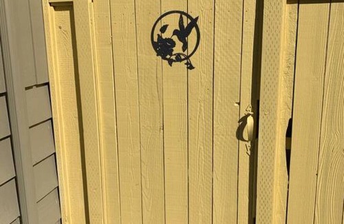 Hobart Apartment | Maple Valley Hummingbird Studio