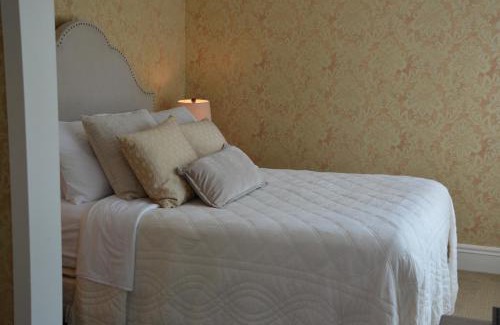 Saugatuck Bed & Breakfast | Maplewood Hotel