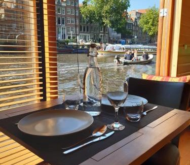 Nieuwmarkt en Lastage Bed & Breakfast | Mar&Mar Houseboat Studio