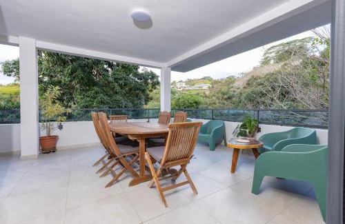 Faaa Apartment | Maraea Deluxe Apt 2BR 2BA with Pool View near Tahiti Airport