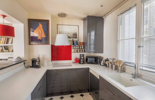 4th Arrondissement Apartment | Marais District Spacious Apartment