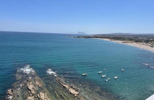 Cabrita Apartment | Maravilloso apartamento en primera línea de playa.