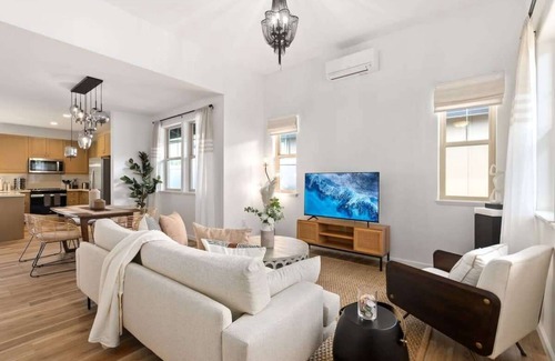 Makaha Valley House | @ Marbella Lane - 2 master suites | MT+Ocean Views