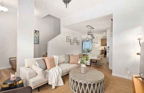 Makaha Valley House | @ Marbella Lane - 2 master suites | MT+Ocean Views