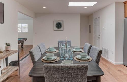 Union City House | @ Marbella Lane - Boho 'n Sleek Rtreat Pool Tble