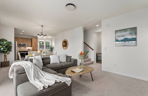 Makaha Valley Cottage | @ Marbella Lane - Stunning Gem w/MT & Ocean Views